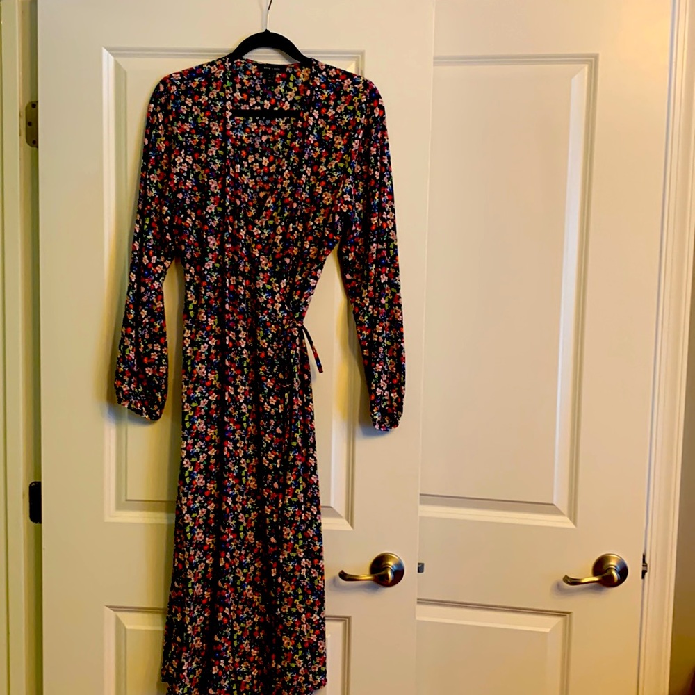 NEW LOOK size 10 floral long sleeves wrap dress